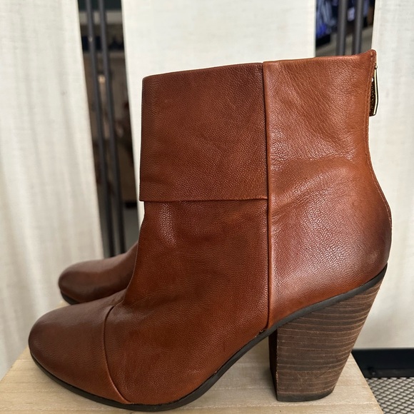 Vince Camuto Hadley boot - Picture 6 of 11